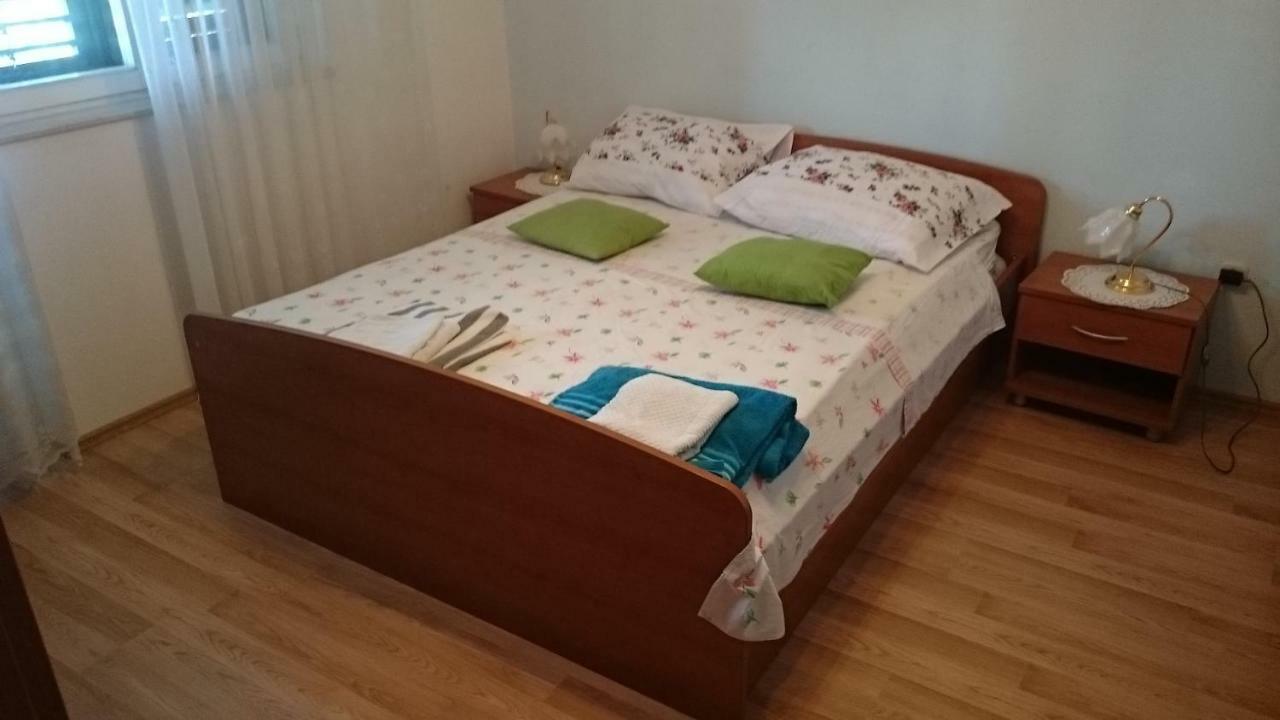 Apartman Palme Hotel ชิเบนิก ภายนอก รูปภาพ
